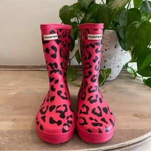 Hunter First Classic Waterproof Rain Boot in Arcade Pink Size 13/1
